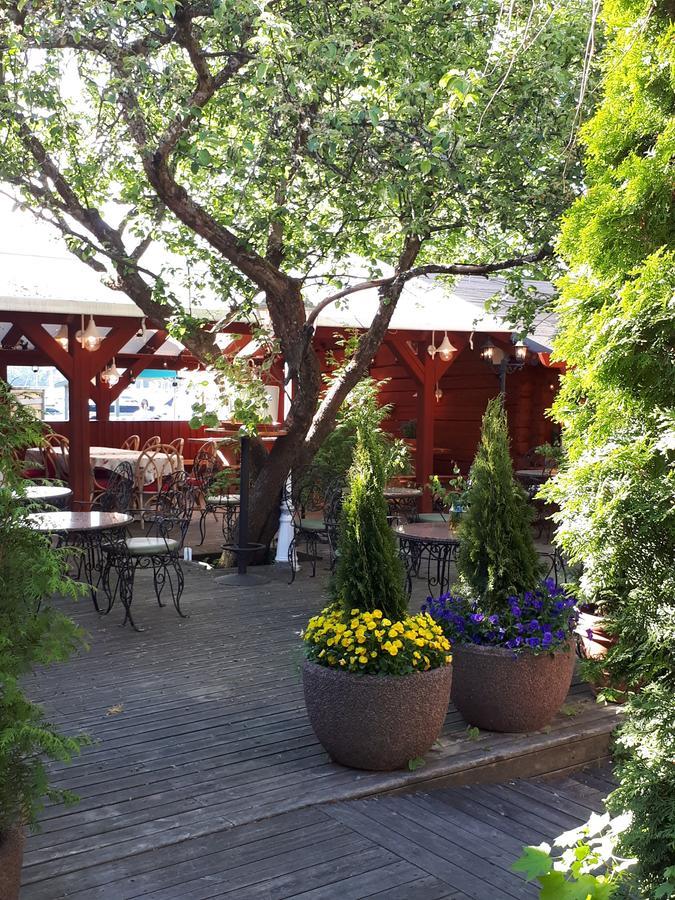 Hotelli Luostarin Puutarha Naantali Exterior foto